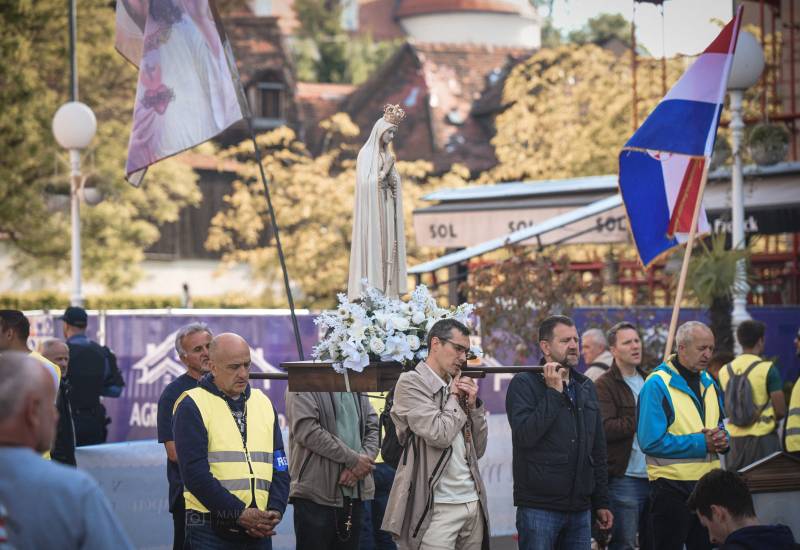 FOTO Javna molitva krunice prve subote u svibnju