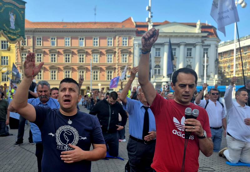 FOTO & VIDEO Javna molitva krunice prve subote u lipnju