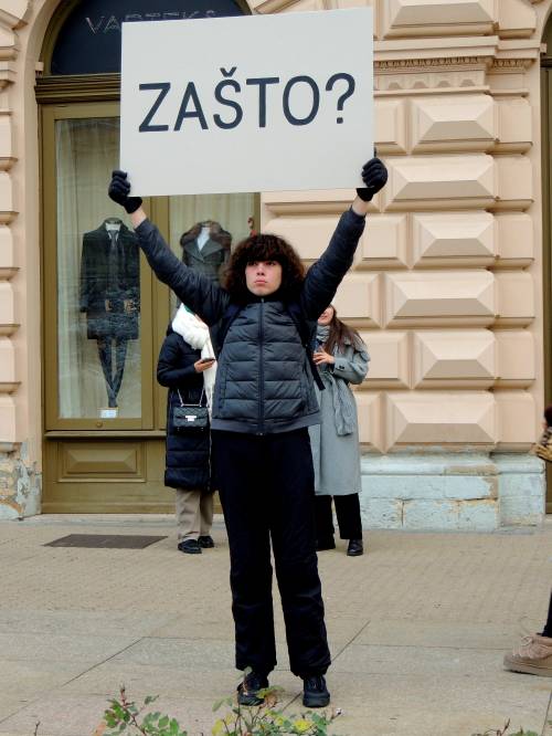 PRVA SUBOTA Vitezovi molili krunicu na zagrebačkom Trgu