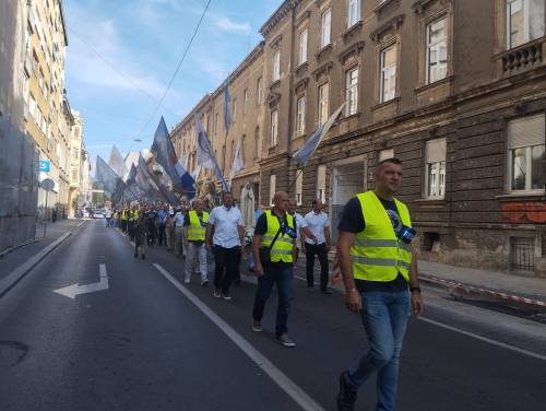 FOTO/VIDEO Održana rujanska javna molitva krunice u Zagrebu