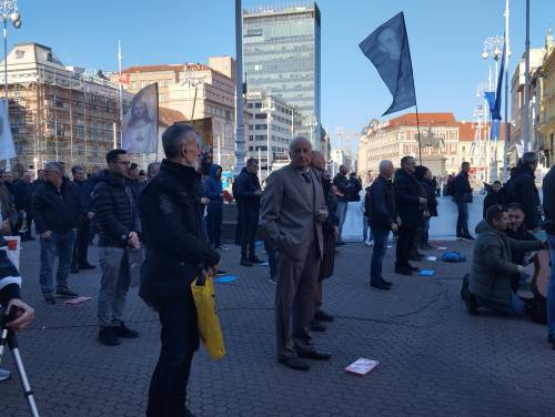 FOTO & VIDEO Milosna javna molitva krunice u travnju