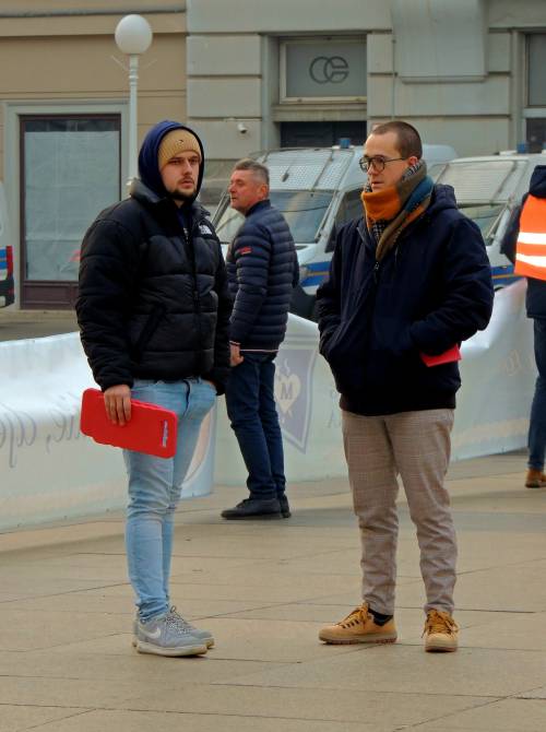 PRVA SUBOTA Vitezovi molili krunicu na zagrebačkom Trgu