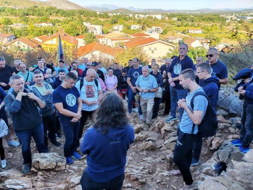 Kardinal Puljić posvetio preko 200 muškaraca Bezgrešnom Srcu Marijinu