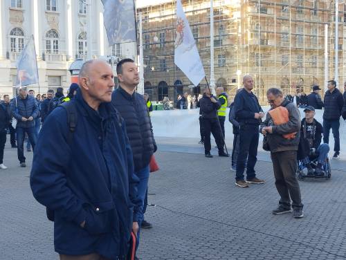 FOTO & VIDEO Milosna javna molitva krunice u travnju