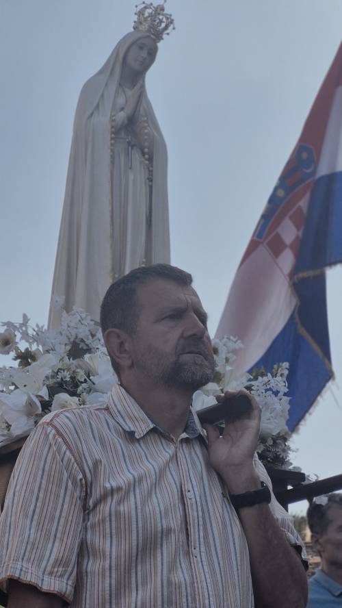 FOTO & VIDEO Javna molitva krunice prve subote u lipnju