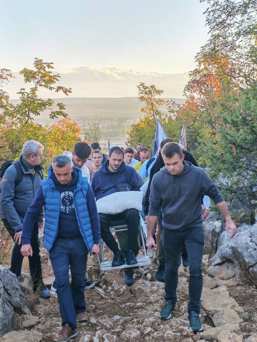 Kardinal Puljić posvetio preko 200 muškaraca Bezgrešnom Srcu Marijinu