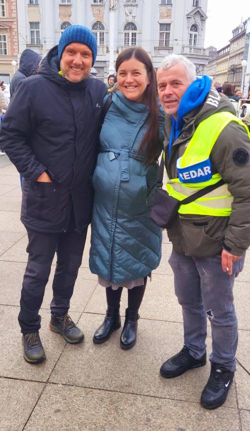 PRVA SUBOTA Vitezovi molili krunicu na zagrebačkom Trgu