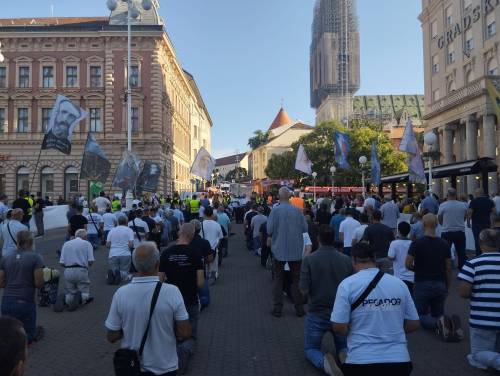 FOTO/VIDEO Održana rujanska javna molitva krunice u Zagrebu