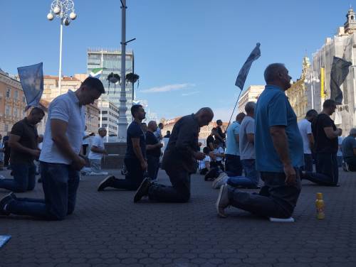 FOTO/VIDEO Održana rujanska javna molitva krunice u Zagrebu