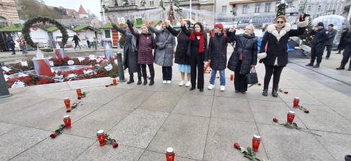 PRVA SUBOTA Vitezovi molili krunicu na zagrebačkom Trgu