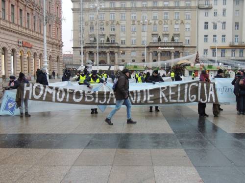 Hrvatski protestanti pridružili se osudi napada na molitelje na Trgu