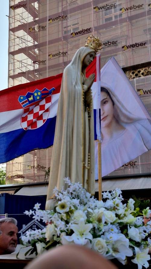 FOTO & VIDEO Javna molitva krunice prve subote u lipnju